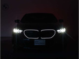 BMWでは古くから4つのリングが伝統のヘッドライトで御座います。