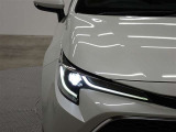 シャープな目つきが印象的!明るく省電力なLEDヘッドランプ装備