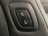 運転席側から助手席シートの調整が可能です。