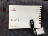 カバンに入れたままでもドアロックの解錠や施錠、エンジンスタートが可能なスマートキーです!
