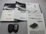 取説・メンテナンスノート・スマートキーの3点セットです。