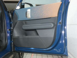 (運転席)ドアパネルにもアンビエントライトが装備されています!