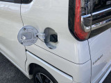 給油口は助手席側です