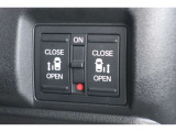 【両側電動スライドドア】