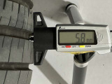 夏タイヤの残り溝は5.8mmです。スリップラインからは4.3mmとなっております。