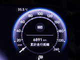【IQライト】IQライト搭載で対向車や前走車を検知し自動で照射範囲を調整。視認性も高く、夜間も安心して運転していただけます。