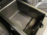 安心のBMW認定中古車は100項目の箇所を徹底的にチェック致します。機械的な箇所や電気系、コンピューターなどをご納車前に点検し、交換基準に達した部品は全て新品に修理返品した後にご納車致します。