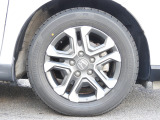 ★右前タイヤ★15インチアルミホイールを装着!タイヤ詳細 185/65R15インチで、新品タイヤを装着しています。