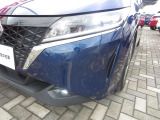 【アダプティブLEDヘッドライトシズテム】車両を検知し、LEDヘッドライトが対向車や先行車を照射しないように自動でハイビームの照射範囲を切り替えます。