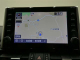 ディスプレイオーディオを装備。スマホとクルマをつなぐことで、これまでのナビに加えて、いろんなサービスが楽しめます。