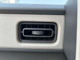 ☆お車についた傷やヘコミ、事故の修理もハヤシにお任せください。自社鈑金工場で修理ができますの安心です☆