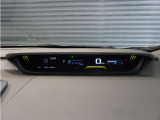 【メーター】わかりやすく情報を整理したメーターディスプレー。多彩な情報を見やすく、わかりやすさを徹底。