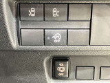 運転席側から電動スライドドアの開閉ができます