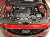 SKYACTIV-G搭載!爽快なパワーフィールと低中速の豊かなトルクによる実用域での扱い易さを是非体感して下さい!エンジンルーム内の清掃も行き届いております♪