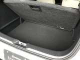 トランクスペースです☆いろいろな使用方法がありますね!シートを倒すと大きな荷物や長い荷物などたくさん積めますよ☆