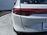 後続車からの視認性に配慮したテールライトを装備しています。