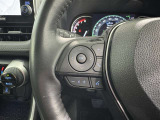 ステアリングスイッチ装備!運転しながら手元でオーディオの操作などができます。