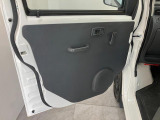 延長保証につきましてはお求めいただく車両によって保証料が異なりますので、当店スタッフまでお気軽にお問い合わせくださいませ。