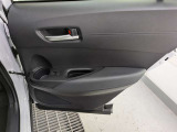 パワーウィンドウのスイッチですよ。運転席に居ながら窓を開け閉めのコントロールできます。