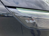 アダプティブLEDヘッドライト☆車両を検知し、24灯のLEDヘッドライトが対向車や先行車を照射しないよう自動でハイビームの照射範囲を切り替えます。