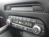 ステアリングヒーター・運転席&助手席シートヒーター・フルオートエアコン!