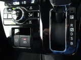 電動パーキングブレーキを搭載。スイッチ操作でパーキングブレーキを作動・解除することが出来ます。