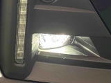 LEDフォグランプ LEDの明るい光が霧の発生や悪天候時に視界確保をサポートします!更にフロントLEDイルミネーションランプで昼間の視認性を高めます。