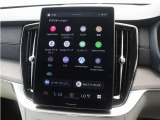 Google搭載のボルボなら、車内にいながら多彩なデジタルライフをお楽しみいただけます。Google Playから必要なアプリをダウンロードして、有意義な移動時間を楽しみましょう。