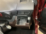 運転席側のカップホルダーです。
