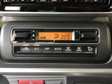 オートエアコン、温度を、自動設定、運転に集中でき安心ですね。