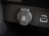 ◆12V電源ソケット◆スマートフォンの充電等にも便利な電源ソケット!使いやすい場所に装備されています。