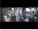 運転席は視界が広く、ペダルやハンドル位置も自然で扱いやすい設計です。初めて乗る方でも、すぐに「運転しやすい」と感じて頂けます。