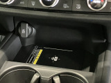 ワイヤレス充電器です!置くだけ充電が可能です♪対応したスマートフォンであれば、基本的に充電は可能です!
