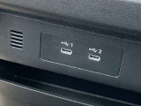 USBから端末への充電が可能です。