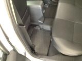 しっかりと汚れ、砂ぼこりを落とし足元まで清潔な車内空間を作り上げております♪