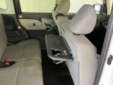 品質へのこだわり!フロアマットやシートなど車内をキレイに清掃し、ニオイや汚れなどを徹底的にクリーニングしてもらっております。室内はピカピカです☆