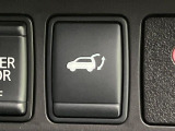 【パワーバックドア】スマートキーや運転席のボタンを押すだけでリアゲートが自動で開閉します!荷物を持っている時や、高い位置にあるバックドアを閉める際に便利な機能です♪