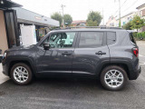このアプローチアングルもJeepらしさを際立たせます。