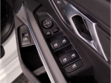 当社BMW認定中古車は全車保証付きでございます。また保証料金や整備費用はお見積書内の諸費用・税金に追加計上する事はございません。認定中古車保証付きのお支払総額でお見積りご依頼の上、他店とお比べください
