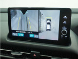 ◆マルチビューカメラシステム◆運転席から見づらい前後左右を、ナビ画面の映像で確認。見通しの悪い交差点や狭い道でのすれ違い、駐車などをサポートします。
