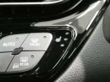 シートにヒーター機能が付いています。お手元のスイッチでシートが温かくなります。冬などにはとても快適な装備のひとつです。