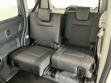 【スライドシート】後席にもスライド機構があることで、細やかに荷室スペースを確保!日常の様々なシーンに対応します♪