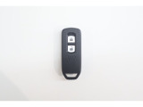 スマートキーはカバンの中やポケットに携帯するだけでドアロックの開閉・エンジンスタートが可能です!
