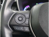 ステアリングスイッチ付き。前方から目を離すことなく操作することが可能です。