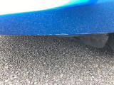 フロントバンパー下部にこすり傷が有ります。