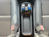 電子制御パーキングブレーキで駐車時も安心です!