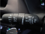 【バリアブル間欠ワイパースイッチ】車速に応じてワイパーの間隔を自動的に調整する機能。雨の量や車速に応じてワイパーの間隔を最適化し、視界を確保することができます。