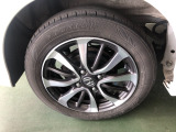 【アルミホイール】純正のアルミホイールがついてます!足元が引き立ち、車の印象がより良くなります!