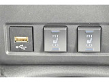 【シートヒーター】寒い日に重宝するシートヒーター!エアコンより早く温まってくれるので寒がりの人も安心ですね、エアコンの温風は乾燥するから苦手、という方にもおすすめです。