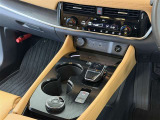 自動で車内温度を調整してくれる【オートエアコン】付きです